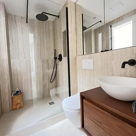 Marais Louvre Luxury New 2br Full Ac By Melvane *