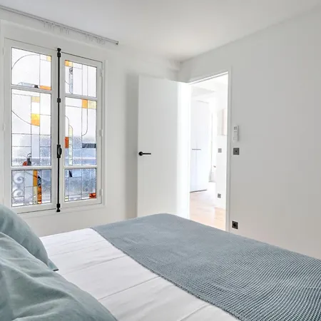 Apartment Marais Louvre Luxury New 2br Full Ac By Melvane Paris