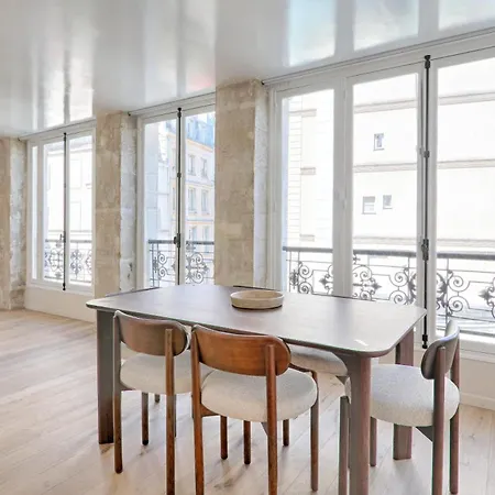 Marais Louvre Luxury New 2br Full Ac By Melvane